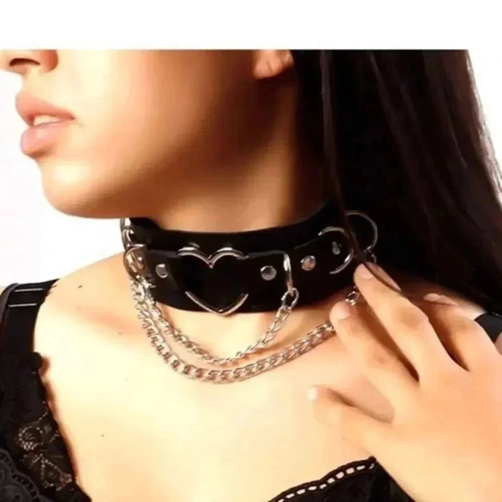 Black Leather Thick Wide Choker w/ Heart & Chains Necklace NWT - Picture 2 of 5